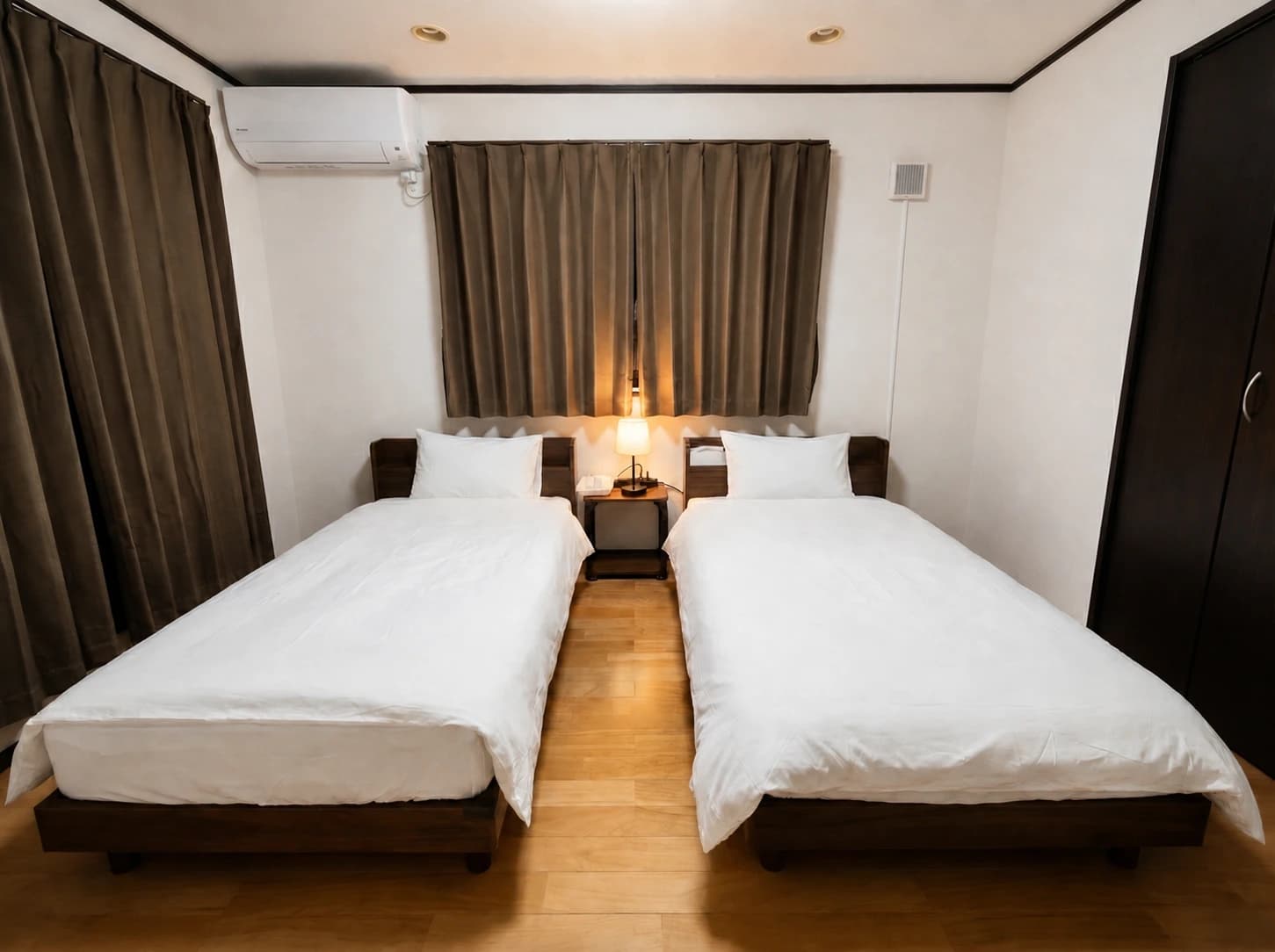 Twin bedroom at MEME Hotel